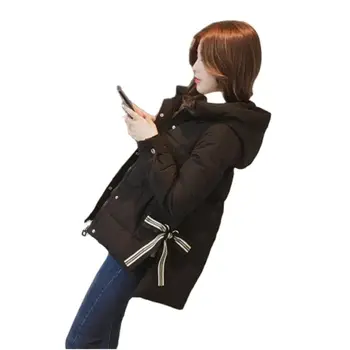Корейска версия на хлебно палто жени с качулка мода хлабав жените нова есен и зима дамски къси памучни подплатени дрехиДамски